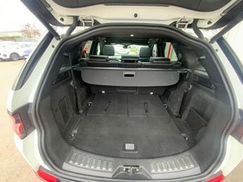 LAND ROVER DISCOVERY SPORT 2.0 D180 MHEV R-Dynamic SE SUV 5dr Diesel Auto 4WD Euro 6 (s/s) 