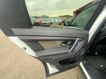 LAND ROVER DISCOVERY SPORT 2.0 D180 MHEV R-Dynamic SE SUV 5dr Diesel Auto 4WD Euro 6 (s/s) 