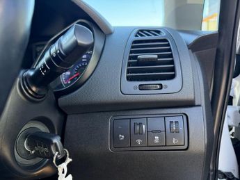 HYUNDAI IX20 1.6 Active Hatchback 5dr Petrol Auto Euro 5 (123 bhp)