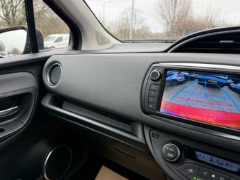 TOYOTA YARIS 1.5 VVT-h Icon Hatchback 5dr Petrol Hybrid E-CVT Euro 6 (101 ps)