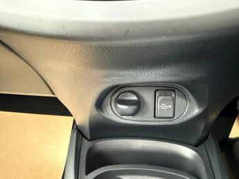 TOYOTA YARIS 1.5 VVT-h Icon Hatchback 5dr Petrol Hybrid E-CVT Euro 6 (101 ps)