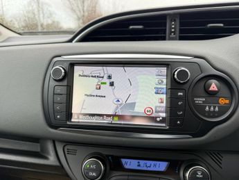 TOYOTA YARIS 1.5 VVT-h Icon Hatchback 5dr Petrol Hybrid E-CVT Euro 6 (101 ps)