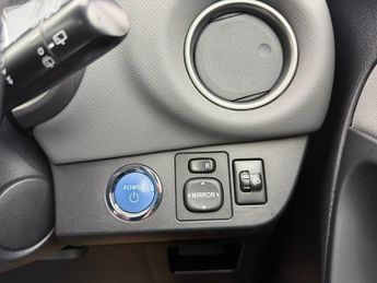 TOYOTA YARIS 1.5 VVT-h Icon Hatchback 5dr Petrol Hybrid E-CVT Euro 6 (101 ps)