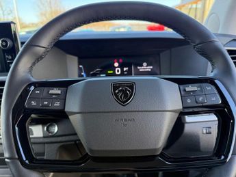 PEUGEOT E- Traveller 75kWh Allure Long MPV 5dr Electric Auto LWB (8 Seat, 11kW Charge