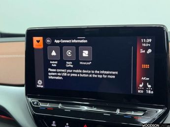 VOLKSWAGEN ID.4 Pro Performance 77kWh Life SUV 5dr Electric Auto (204 ps)