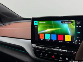 VOLKSWAGEN ID.4 Pro Performance 77kWh Life SUV 5dr Electric Auto (204 ps)