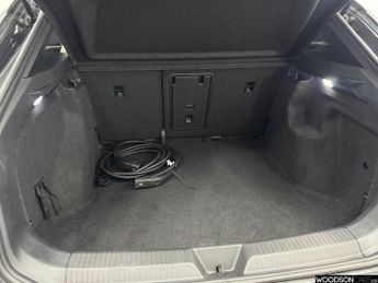 VOLKSWAGEN ID.4 Pro Performance 77kWh Life SUV 5dr Electric Auto (204 ps)