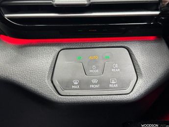 VOLKSWAGEN ID.4 Pro Performance 77kWh Life SUV 5dr Electric Auto (204 ps)