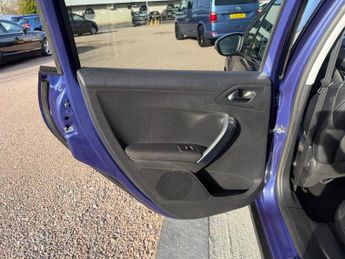 PEUGEOT 2008 1.6 e-HDi Allure SUV 5dr Diesel EGC Euro 5 (s/s) (92 ps)