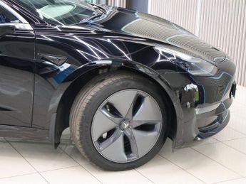 TESLA Model 3 Standard Range Plus Saloon 4dr Electric Auto RWD (241 bhp)