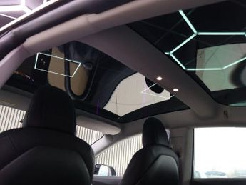 TESLA Model 3 Standard Range Plus Saloon 4dr Electric Auto RWD (241 bhp)