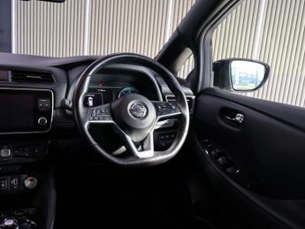 NISSAN LEAF 40kWh Tekna Hatchback 5dr Electric Auto (150 ps)