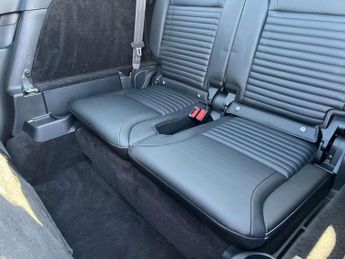 LAND ROVER DISCOVERY 3.0 Discovery R-Dynamic SE D MHEV Auto 4WD 5dr