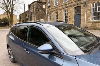 FORD FOCUS 1.0T EcoBoost MHEV ST-Line Vignale Estate 5dr Petrol Hybrid DCT 