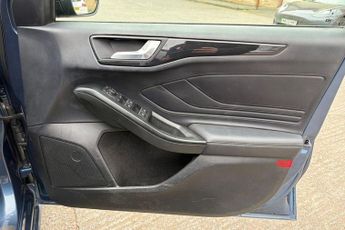 FORD FOCUS 1.0T EcoBoost MHEV ST-Line Vignale Estate 5dr Petrol Hybrid DCT 