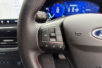 FORD FOCUS 1.0T EcoBoost MHEV ST-Line Vignale Estate 5dr Petrol Hybrid DCT 