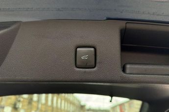 FORD KUGA 2.5 EcoBoost Duratec 14.4kWh ST-Line X SUV 5dr Petrol Plug-in Hy