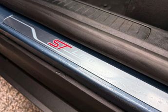 FORD KUGA 2.5 EcoBoost Duratec 14.4kWh ST-Line X SUV 5dr Petrol Plug-in Hy