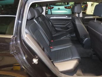 VOLKSWAGEN PASSAT 1.5 TSI EVO SEL Estate 5dr Petrol DSG Euro 6 (s/s) (150 ps) Fron