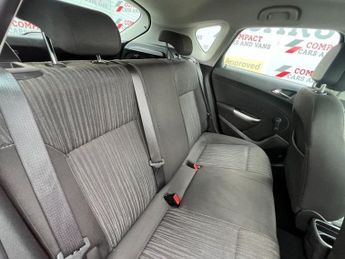 VAUXHALL ASTRA 1.6 16v Exclusiv Hatchback 5dr Petrol Manual Euro 5 (115 ps)