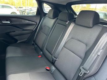 NISSAN QASHQAI 1.3 DIG-T MHEV N-Connecta SUV 5dr Petrol Hybrid XTRON Euro 6 (s/