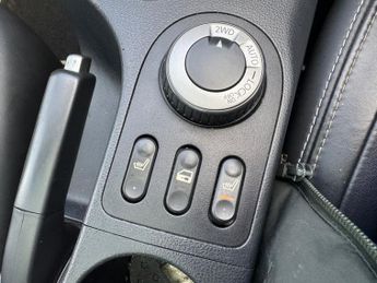 NISSAN QASHQAI 2.0 dCi Tekna SUV 5dr Diesel Auto 4WD Euro 4 (150 ps)