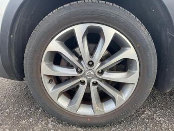 NISSAN QASHQAI 2.0 dCi Tekna SUV 5dr Diesel Auto 4WD Euro 4 (150 ps)