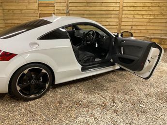 AUDI TT 2.0 TFSI Black Edition Coupe 3dr Petrol S Tronic quattro Euro 5 