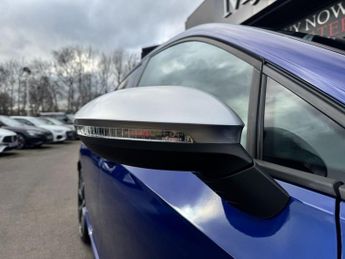 VOLKSWAGEN GOLF 2.0 TSI R Hatchback 5dr Petrol DSG 4Motion Euro 6 (s/s) (320 ps)