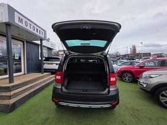 SKODA YETI 2.0 TDI Laurin & Klement SUV 5dr Diesel DSG 4WD Euro 5 (140 ps)