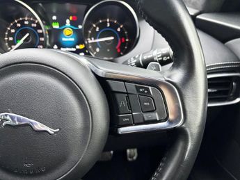JAGUAR F-PACE 2.0 D180 R-Sport SUV 5dr Diesel Auto Euro 6 (s/s) (180 ps)