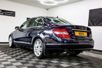 MERCEDES-BENZ C-CLASS 2.1 C220 CDI Elegance Saloon 4dr Diesel Auto Euro 4 (170 ps)