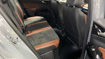 VOLKSWAGEN ID.4 Pro Performance 77kWh Life SUV 5dr Electric Auto (204 ps)