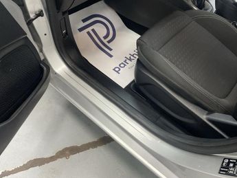 FORD FIESTA 1.0T EcoBoost Zetec Hatchback 5dr Petrol Manual Euro 6 (s/s) (10