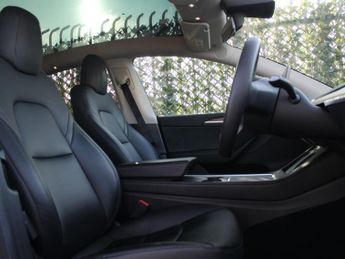 TESLA MODEL Y (Dual Motor) Long Range SUV 5dr Electric Auto 4WDE (384 bhp)