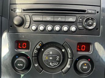 PEUGEOT 3008 1.6 e-HDi Exclusive SUV 5dr Diesel EGC Euro 5 (s/s) (112 ps)