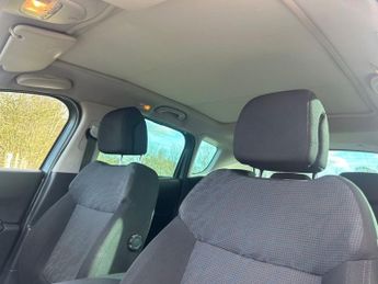 PEUGEOT 3008 1.6 e-HDi Exclusive SUV 5dr Diesel EGC Euro 5 (s/s) (112 ps)