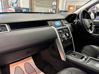 LAND ROVER DISCOVERY SPORT 2.0 TD4 HSE SUV 5 Door Diesel Automatic Black 4WD Euro 6 