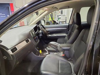 MITSUBISHI OUTLANDER 2.0h 12kWh GX3h SUV 5dr Petrol Plug-in Hybrid CVT 4WD Euro 5 (s/