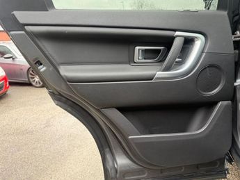 LAND ROVER DISCOVERY SPORT 2.0 TD4 HSE SUV 5dr Diesel Auto 4WD Euro 6 (s/s) (180 ps)