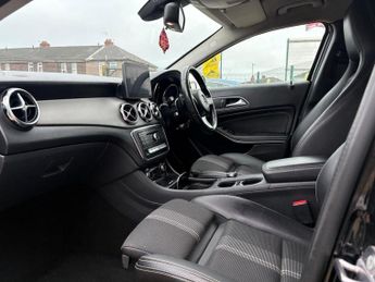 MERCEDES-BENZ GLA 1.6 GLA180 Urban Edition SUV 5dr Petrol 7G-DCT Euro 6 (s/s) (122