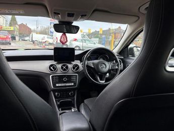 MERCEDES-BENZ GLA 1.6 GLA180 Urban Edition SUV 5dr Petrol 7G-DCT Euro 6 (s/s) (122