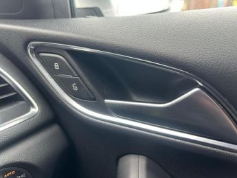 AUDI Q3 2.0 TDI S line SUV 5dr Diesel S Tronic quattro Euro 5 (s/s) (177