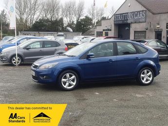 FORD FOCUS 1.6 Zetec Hatchback 5dr Petrol Automatic (184 g/km, 99 bhp)