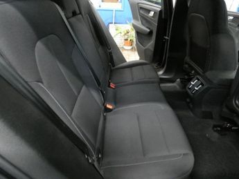 VOLVO XC40 Recharge 69kWh Plus SUV 5dr Electric Auto (231 ps)