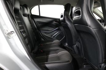 MERCEDES-BENZ 180 1.6 GLA180 Urban Edition SUV 5dr Petrol 7G-DCT Euro 6 (s/s) (122