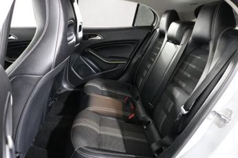 MERCEDES-BENZ 180 1.6 GLA180 Urban Edition SUV 5dr Petrol 7G-DCT Euro 6 (s/s) (122