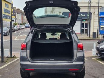 VAUXHALL ASTRA AUTOMATIC 1.4i Turbo Elite Nav Sports Tourer 5dr Petrol Auto Eur