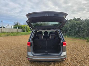 VOLKSWAGEN TOURAN 1.6 TDI SE Family MPV 5dr Diesel DSG Euro 6 (s/s) (115 ps)