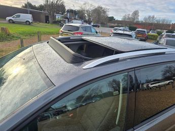 VOLKSWAGEN TOURAN 1.6 TDI SE Family MPV 5dr Diesel DSG Euro 6 (s/s) (115 ps)